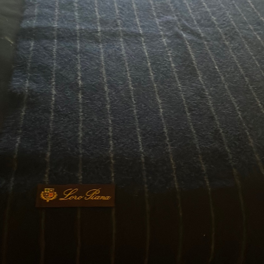 Cashmere scarf
